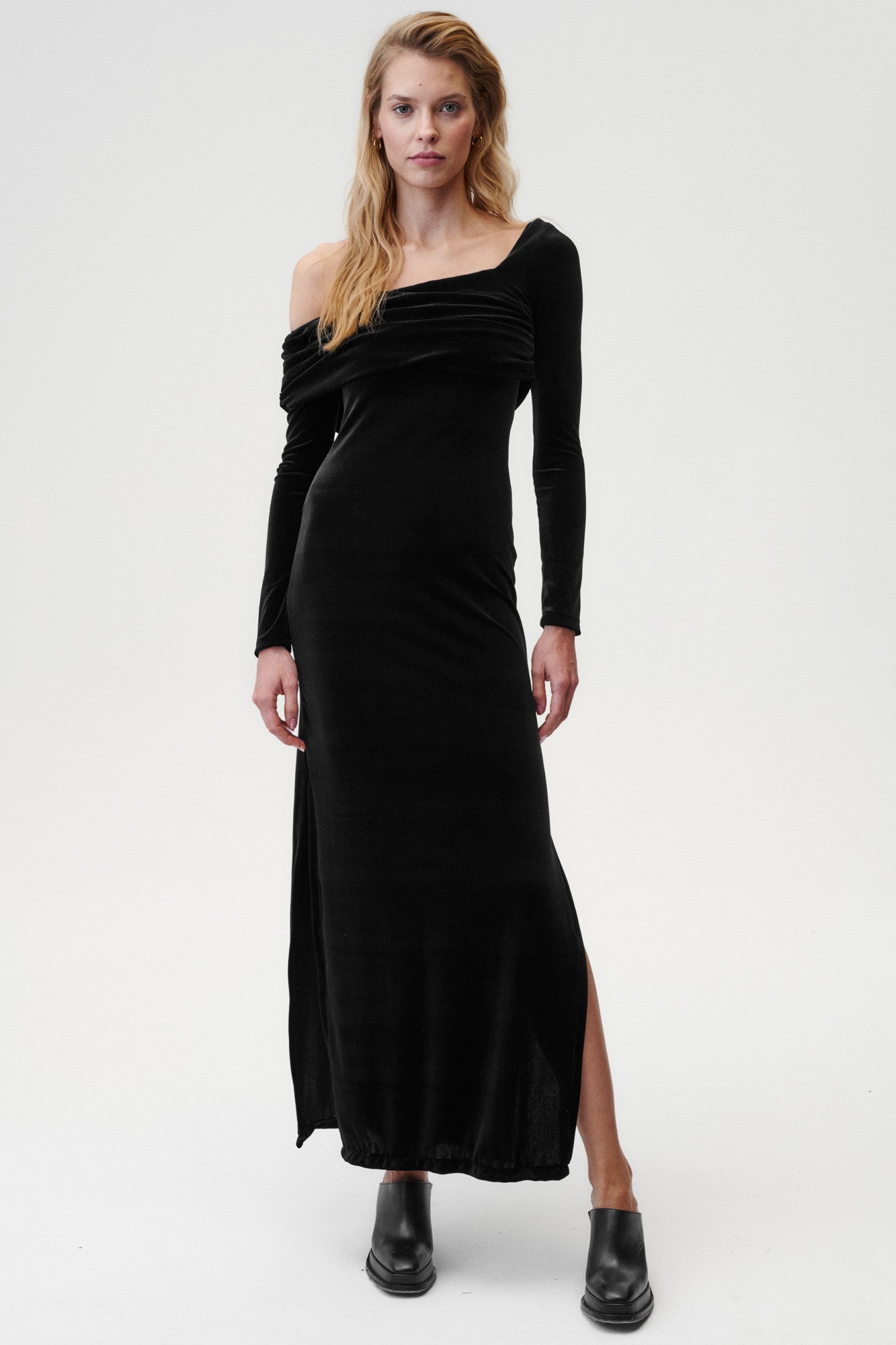 femme fatale maxi dress FEMME FATALE maxi dress tiadorraine.com  @idacelinemadsen