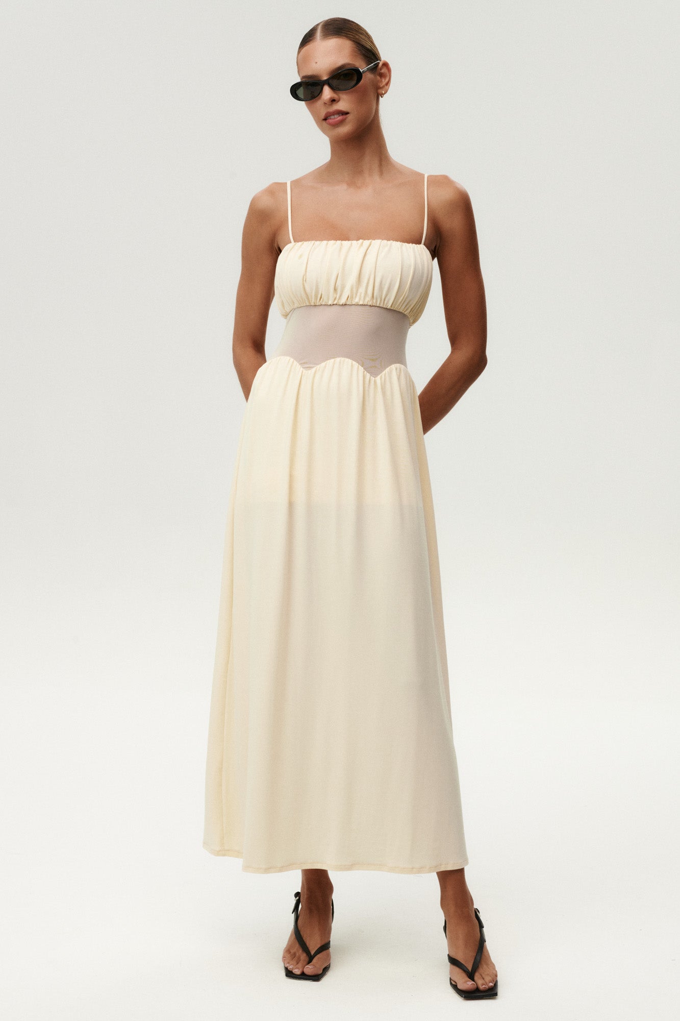 wife dress undress La Perla Blonde Embellished-Bodice Short Homecoming Dress Size:33W Size: 24